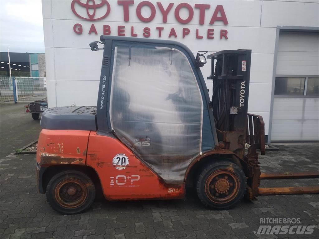 Toyota 40-8FD40N 柴油卡車