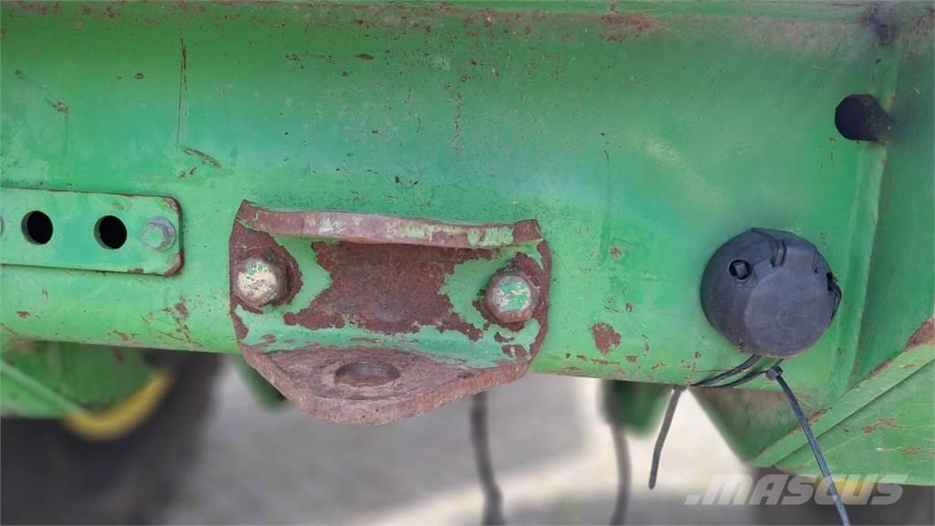 John Deere 3400 伸縮臂操作車