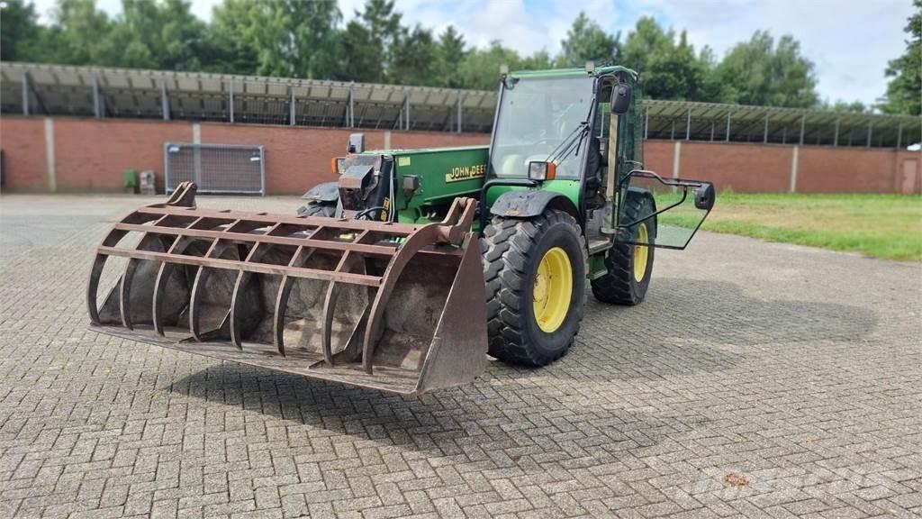 John Deere 3400 伸縮臂操作車