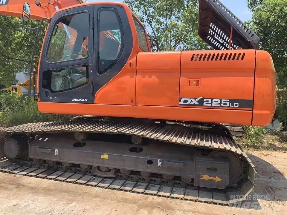 Doosan DX 225 履帶式 挖土機/掘鑿機/挖掘機