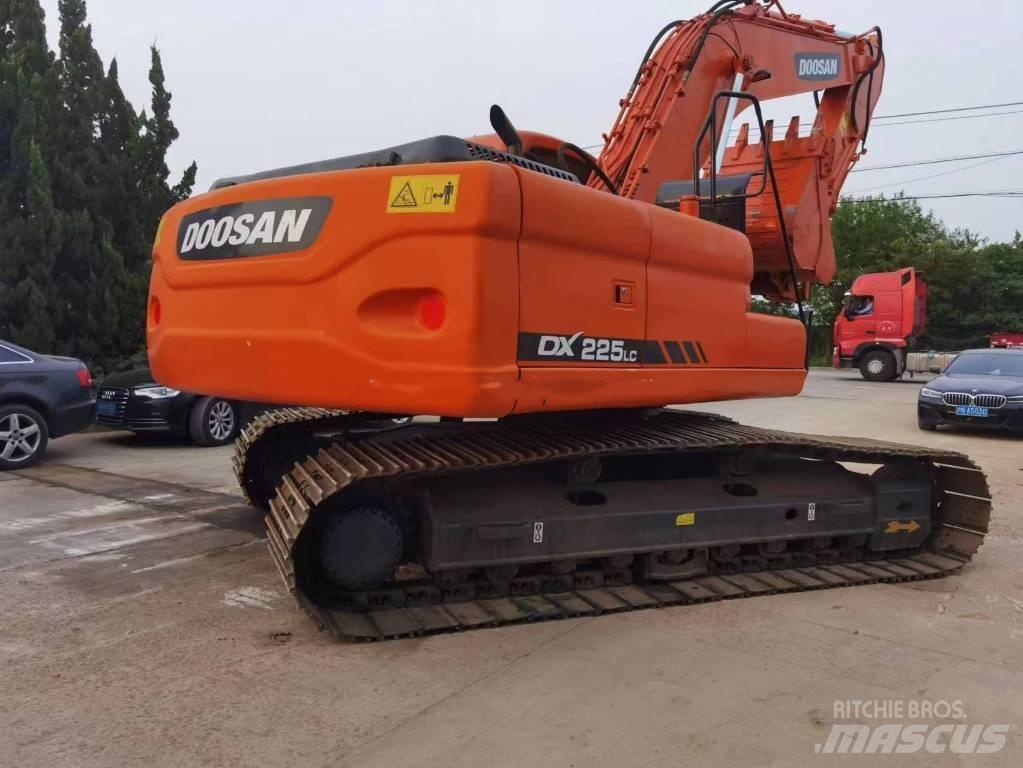 Doosan DX 225 履帶式 挖土機/掘鑿機/挖掘機