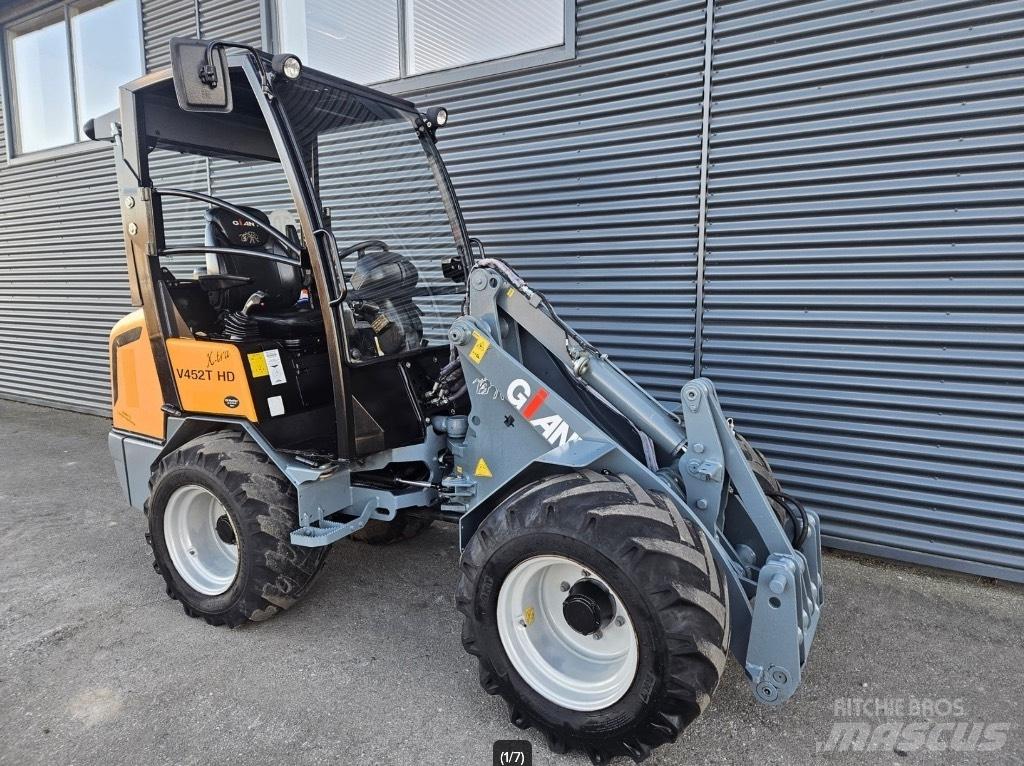 GiANT v452t hd x-tra 小型裝載機