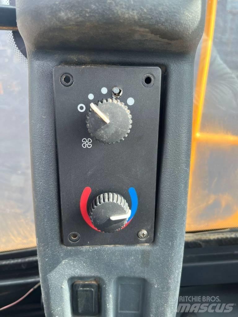 John Deere 824 K 輪胎式裝載機