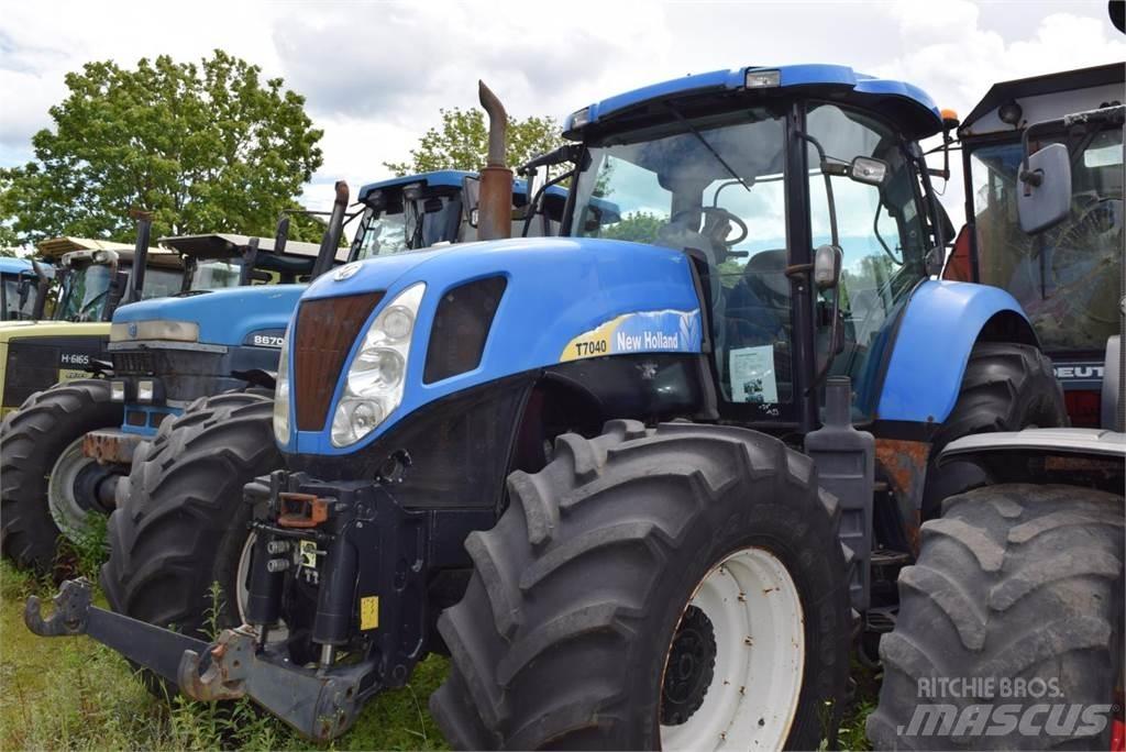 New Holland T 7040 曳引機