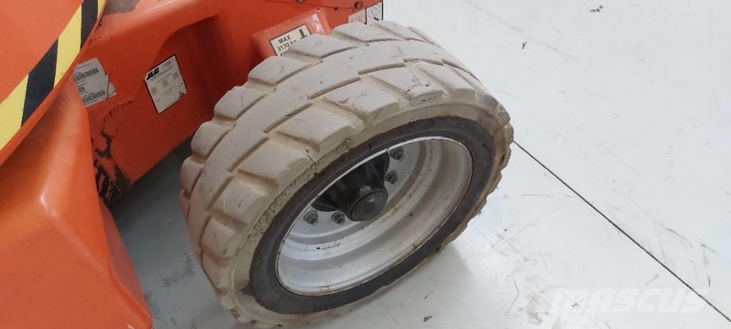 JLG E 450 AJ 曲臂高空作業車