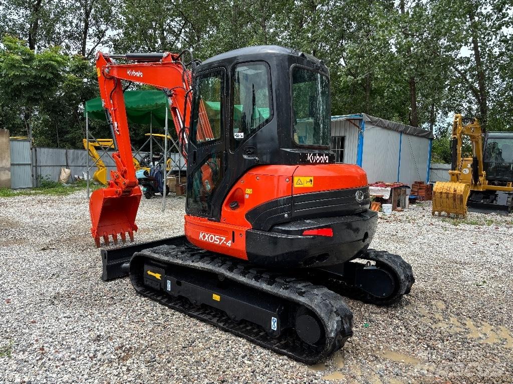 Kubota KX 057-4 小型挖土機/掘鑿機<7t(小型挖掘機)