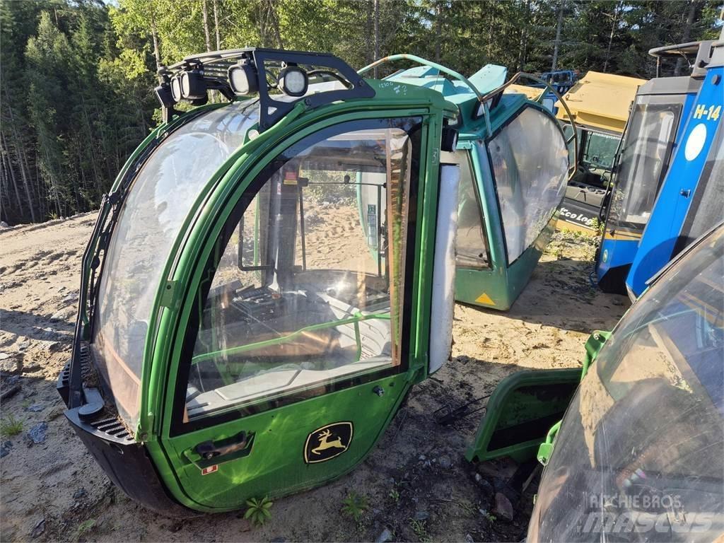 John Deere 1270G 駕駛室與內部