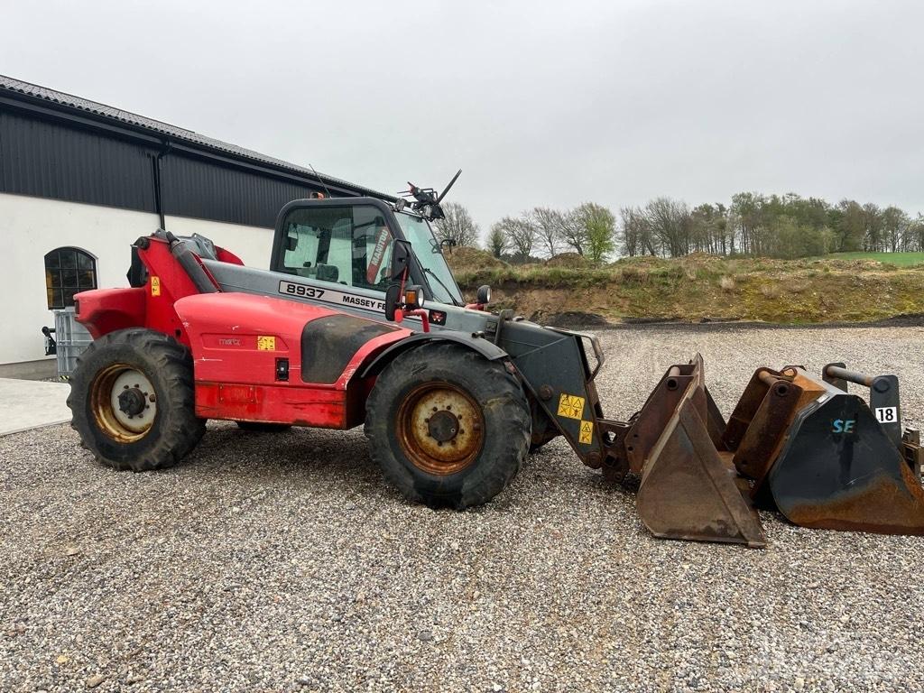 Massey Ferguson 8937 伸縮臂操作車