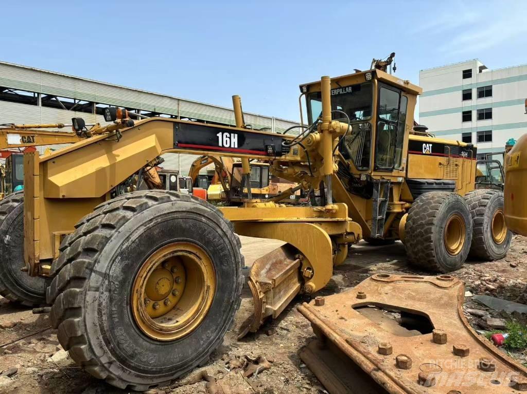 CAT 16 H 平土機