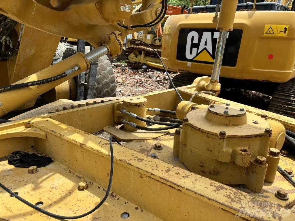 CAT 16 H 平土機
