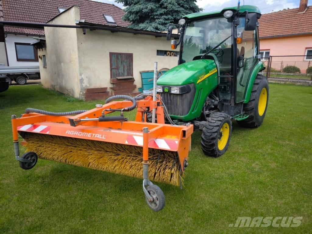 John Deere 3720 小型曳引機