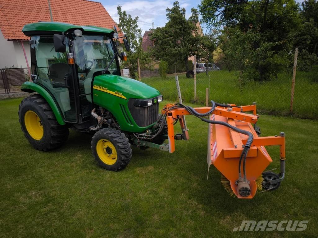 John Deere 3720 小型曳引機