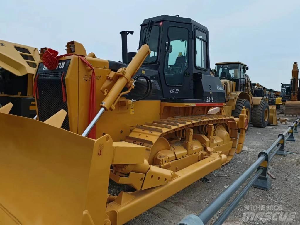 Shantui D16 履帶推土機