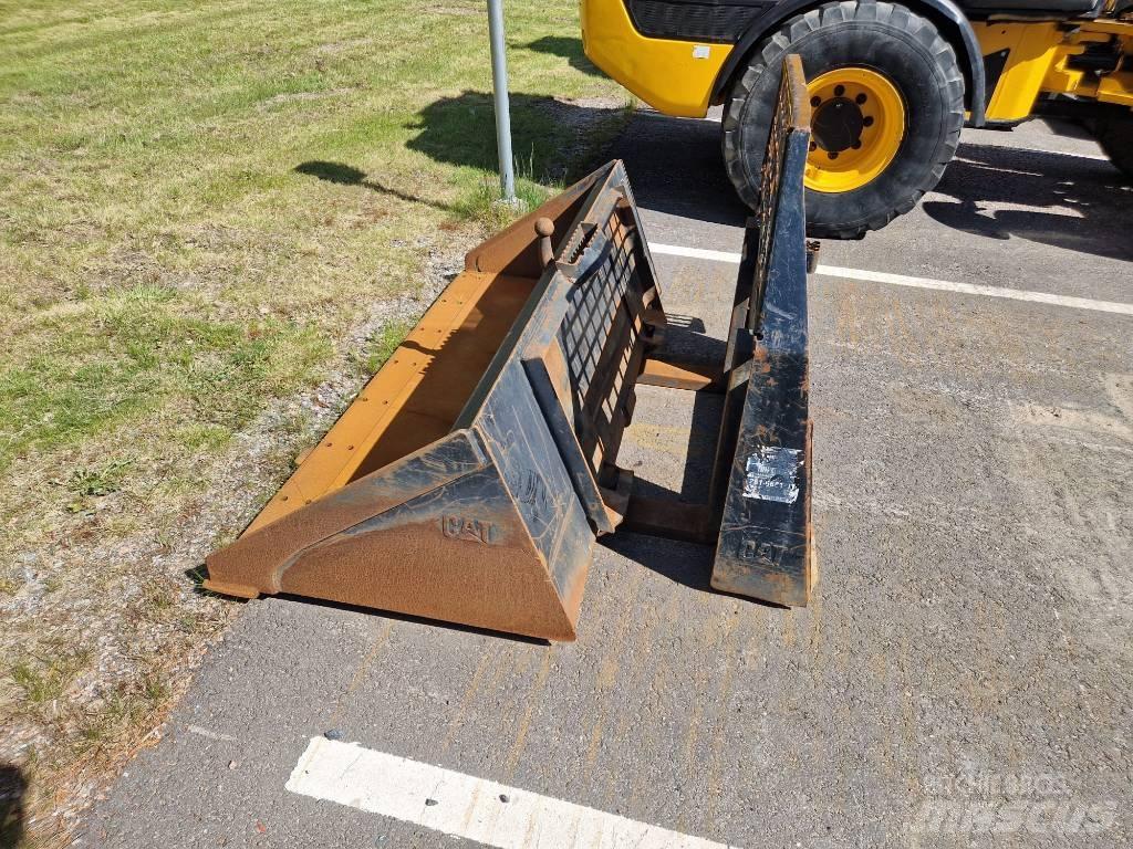 CAT 247 B 2 滑移轉向裝載機