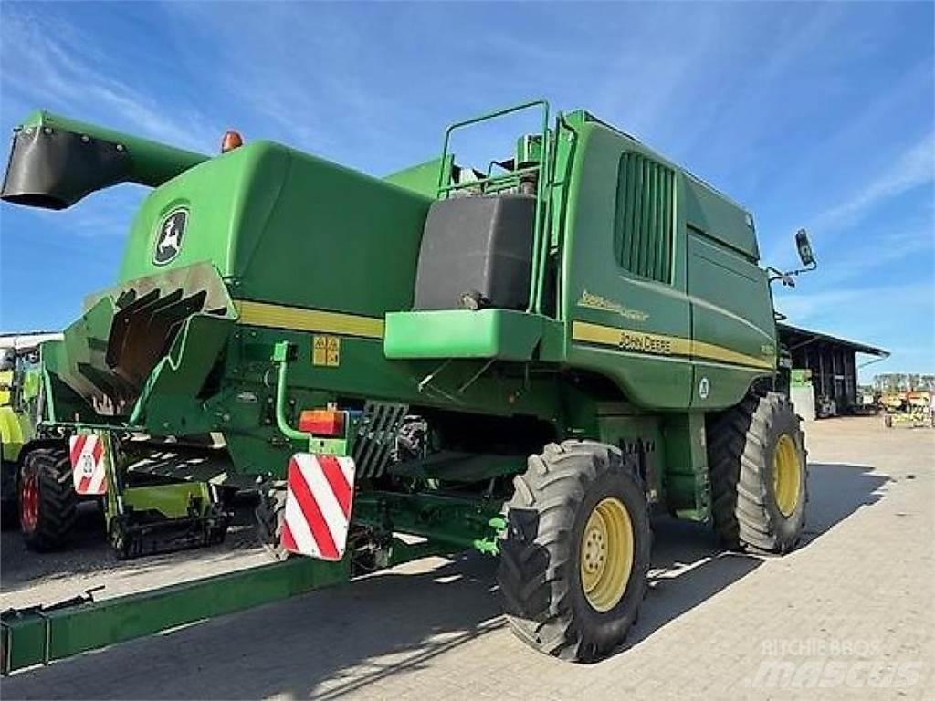 John Deere W550 聯合收穫機