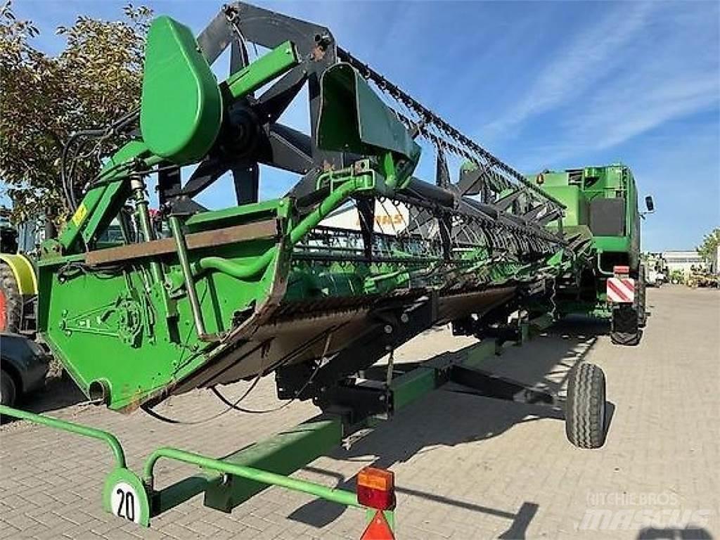 John Deere W550 聯合收穫機