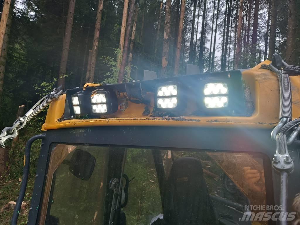 Ponsse Ergo 8W 收穫機
