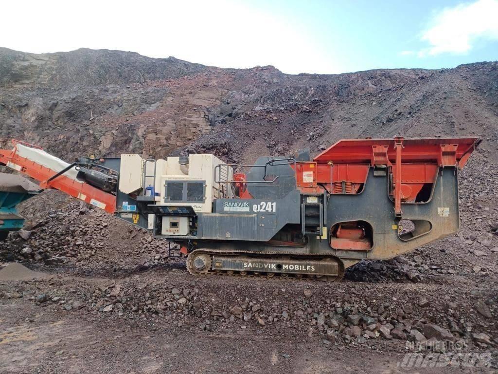 Sandvik QJ241 移動式壓碎機