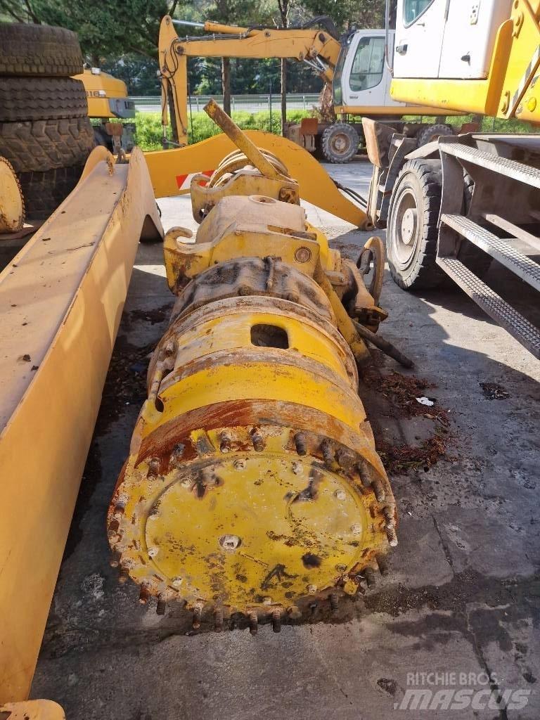 Komatsu KWA 055HD-4 軸