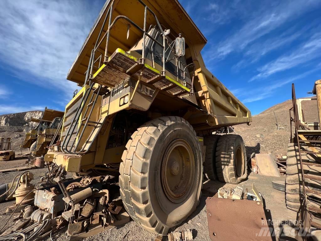 CAT 777 D 側卸礦車