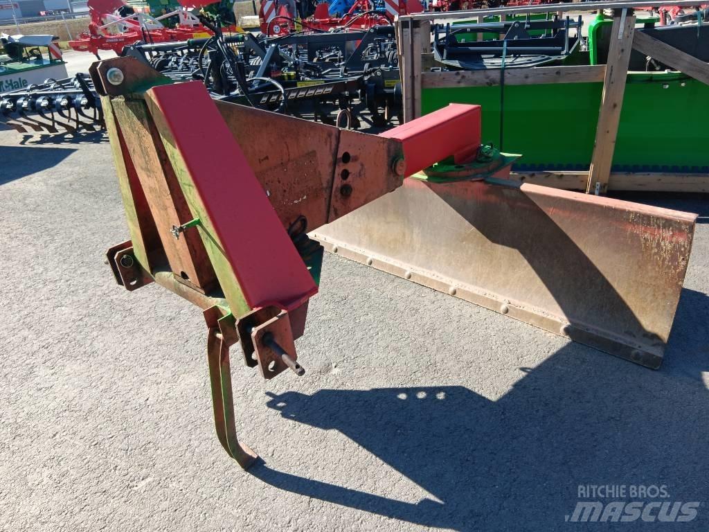 VM 220 Takalana 刮路機