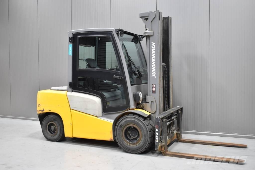 Jungheinrich DFG 435 柴油卡車