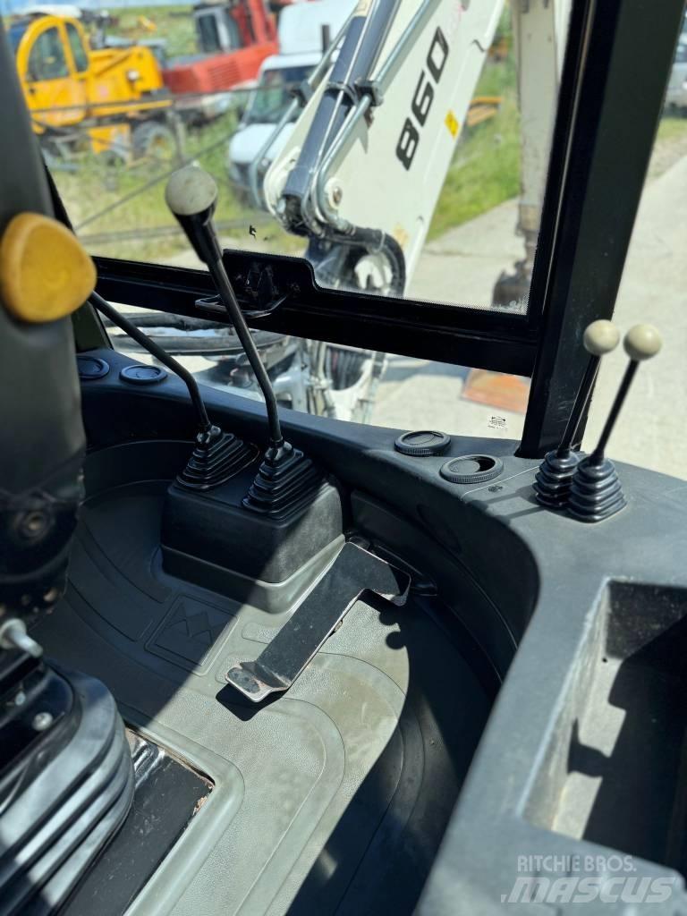 Terex 860 SX 反鏟裝載機