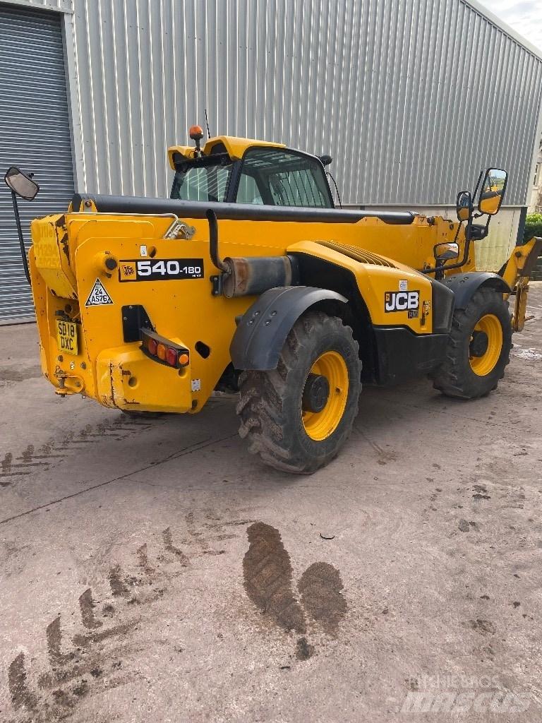 JCB 540-180 伸縮臂操作車