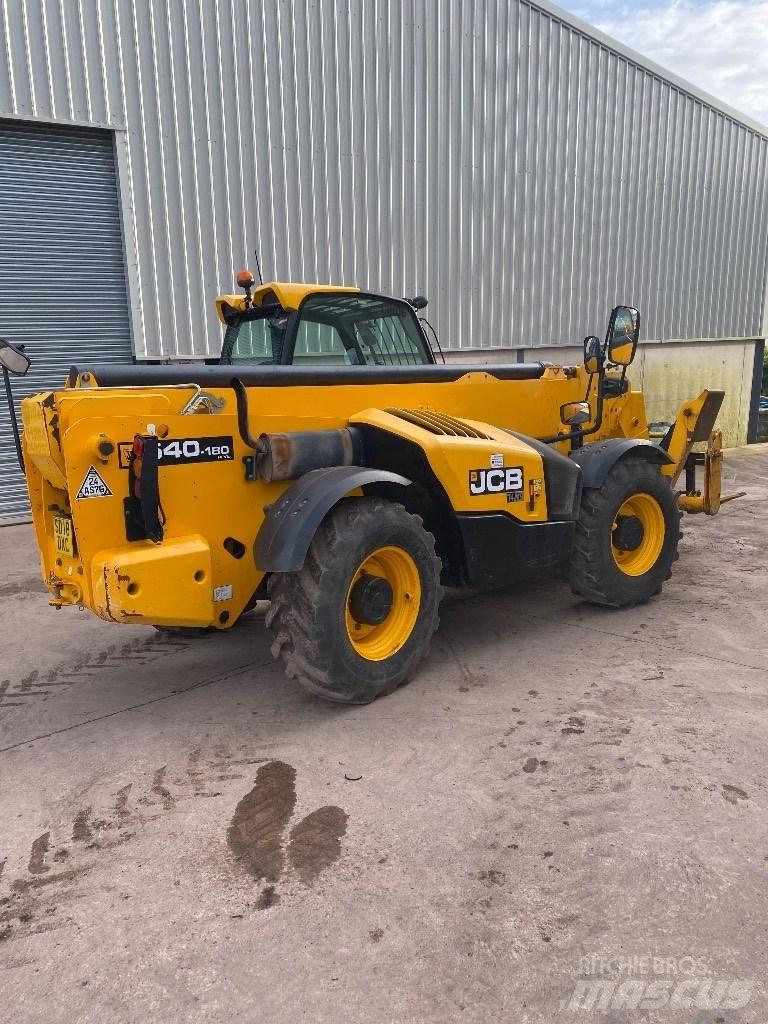 JCB 540-180 伸縮臂操作車