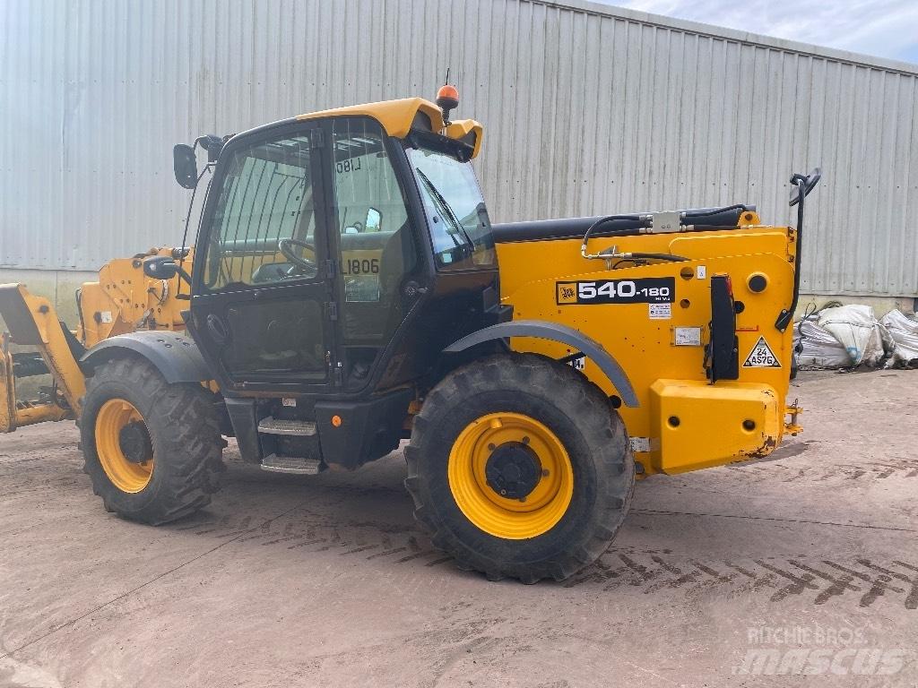 JCB 540-180 伸縮臂操作車