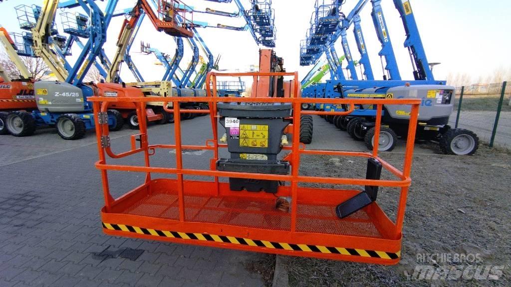 JLG 800 AJ 曲臂高空作業車