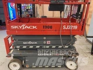 SkyJack SJ 3219 剪式升降機