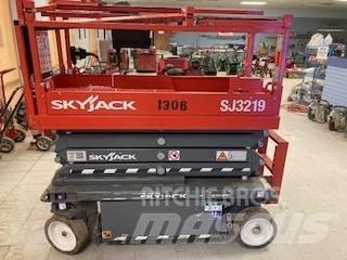 SkyJack SJ 3219 剪式升降機