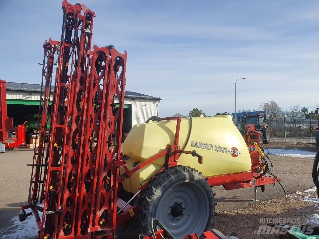 Hardi 2500 Ranger 牽引式噴霧機