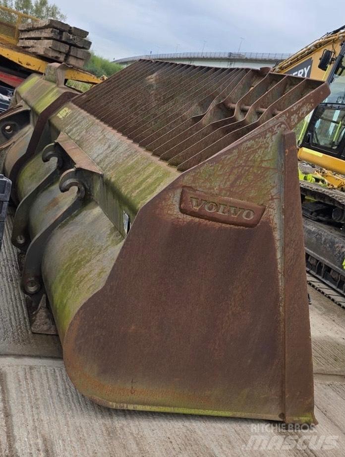Volvo L 220 H 輪胎式裝載機