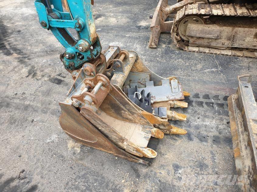 Kubota U 20 小型挖土機/掘鑿機<7t(小型挖掘機)