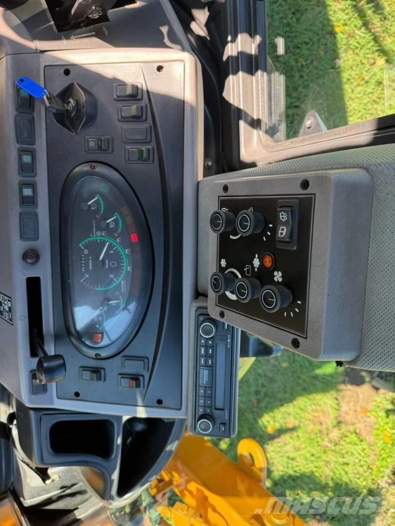 CASE 590 SM 反鏟裝載機