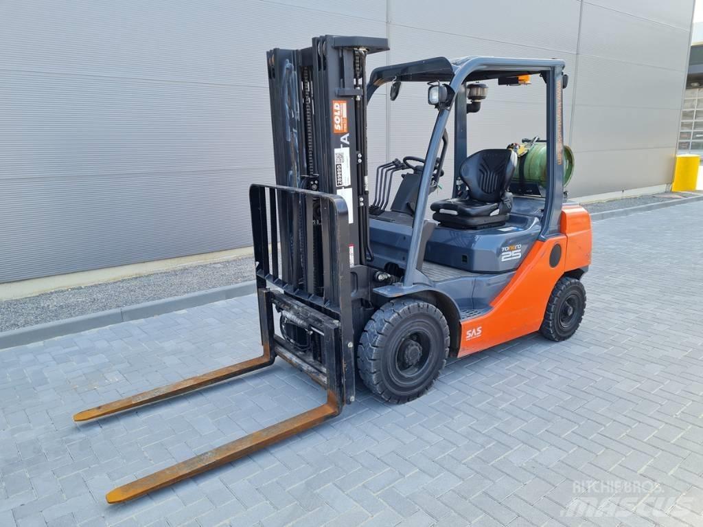 Toyota 02-8 FG F 25 液化石油氣LPG卡車