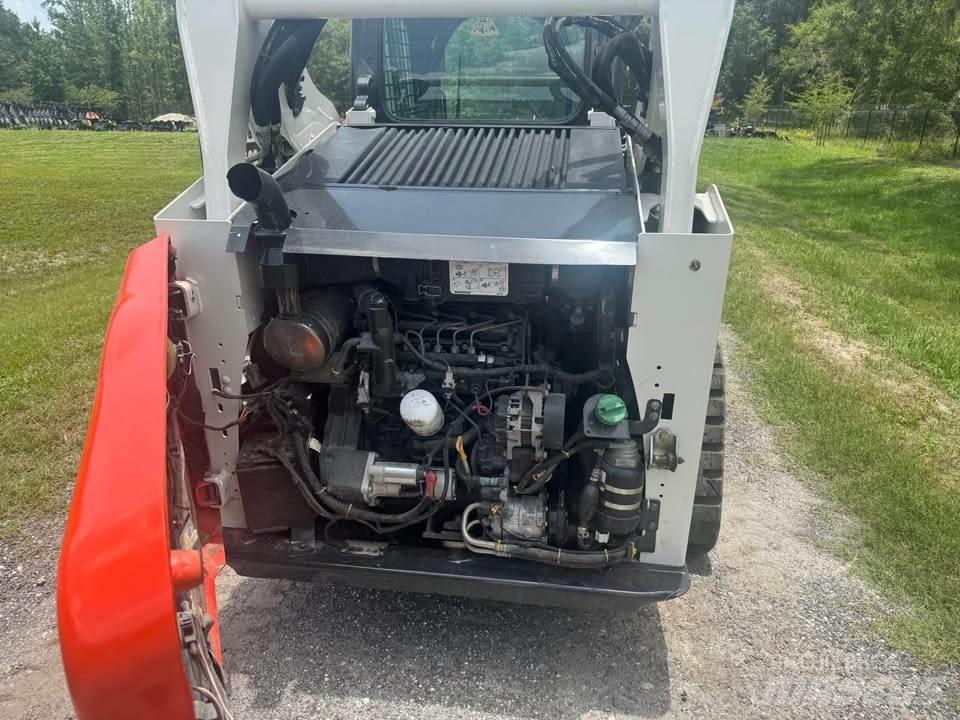 Bobcat T 590 滑移轉向裝載機
