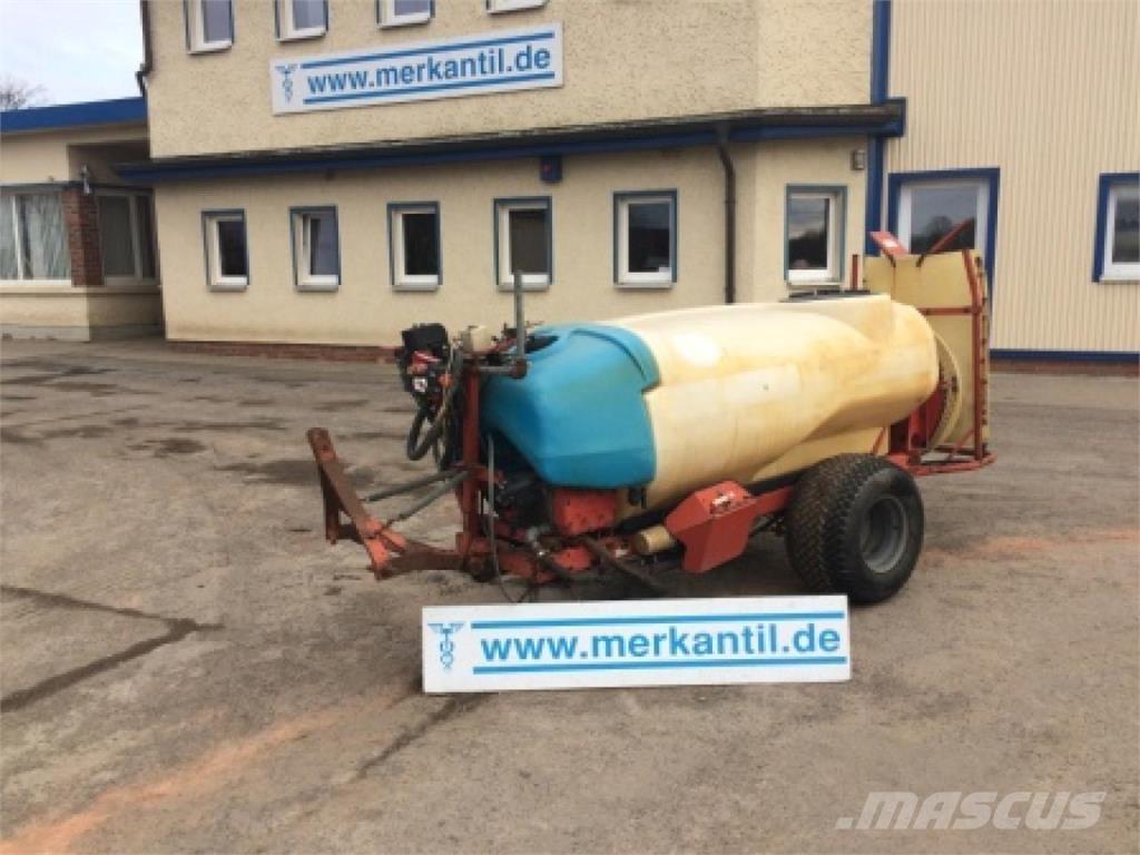 Holder NI 1000 牽引式噴霧機