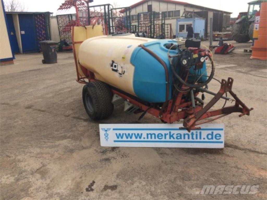 Holder NI 1000 牽引式噴霧機