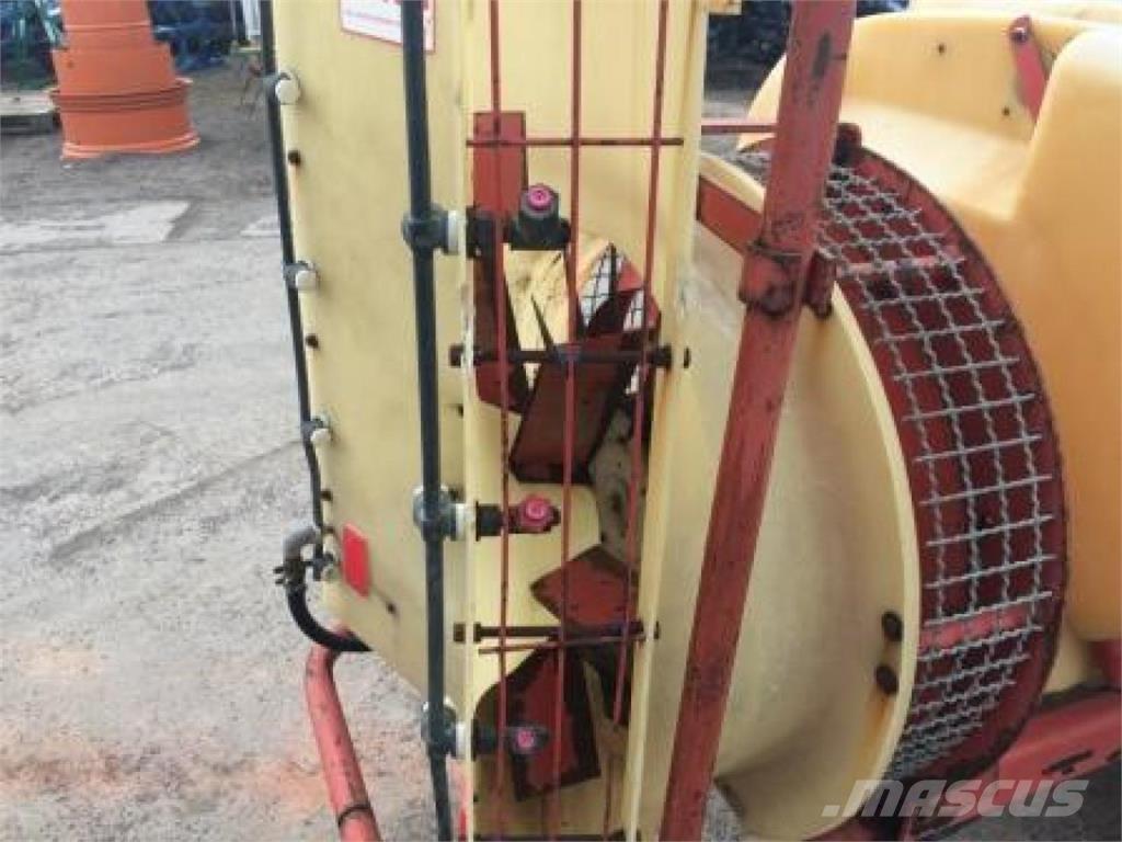 Holder NI 1000 牽引式噴霧機