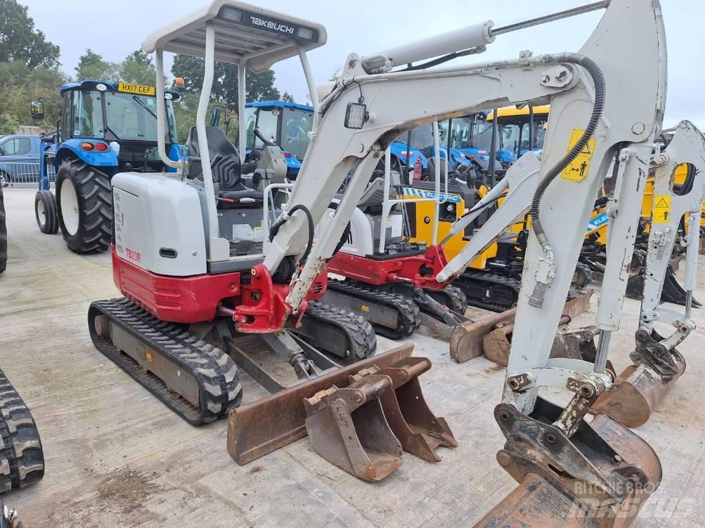 Takeuchi TB23R 小型挖土機/掘鑿機<7t(小型挖掘機)