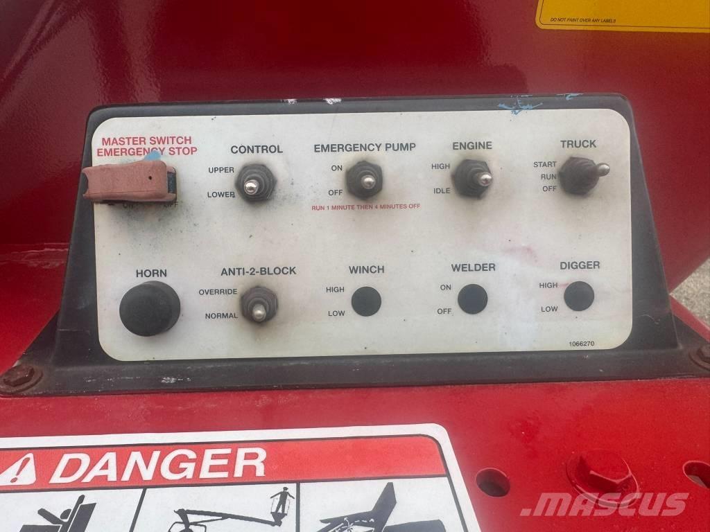 Elliott L60R 起重機卡車