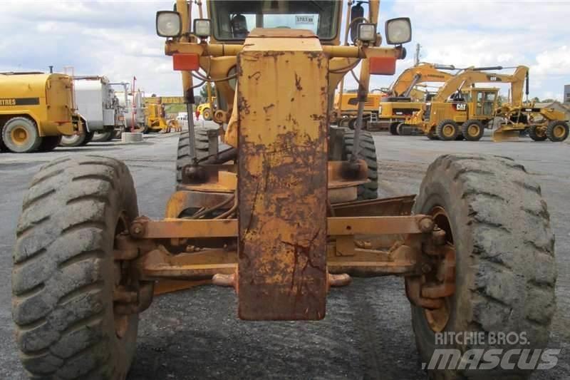 CAT 140H 平土機