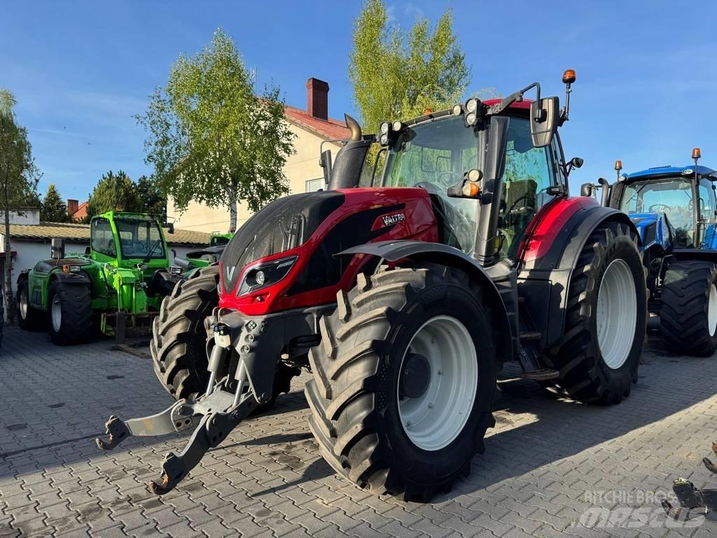 Valtra T234 VERSU 曳引機