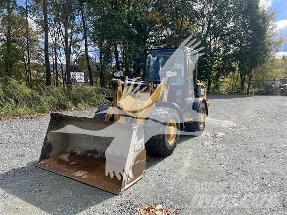 CAT 906M 輪胎式裝載機
