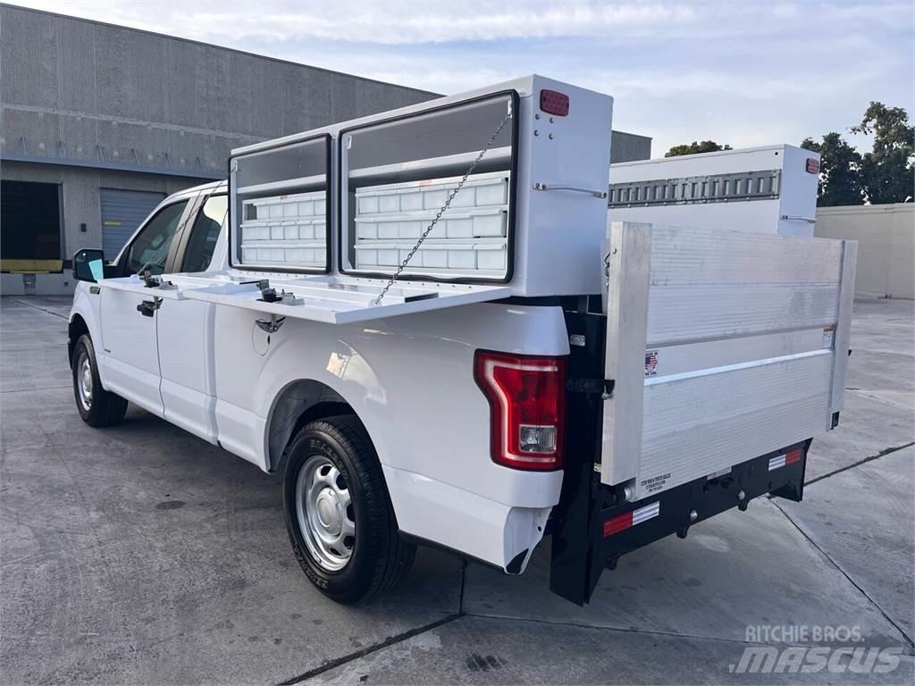 Ford F-150 皮卡.傳統半斗卡車/側卸板