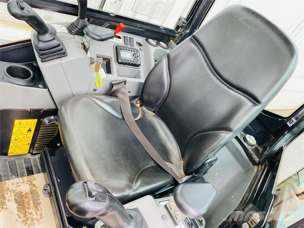 Doosan DX27Z 小型挖土機/掘鑿機<7t(小型挖掘機)