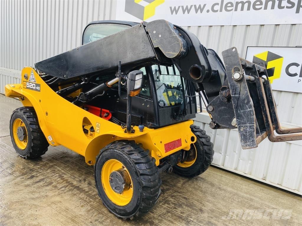 JCB 520-40 伸縮臂操作車
